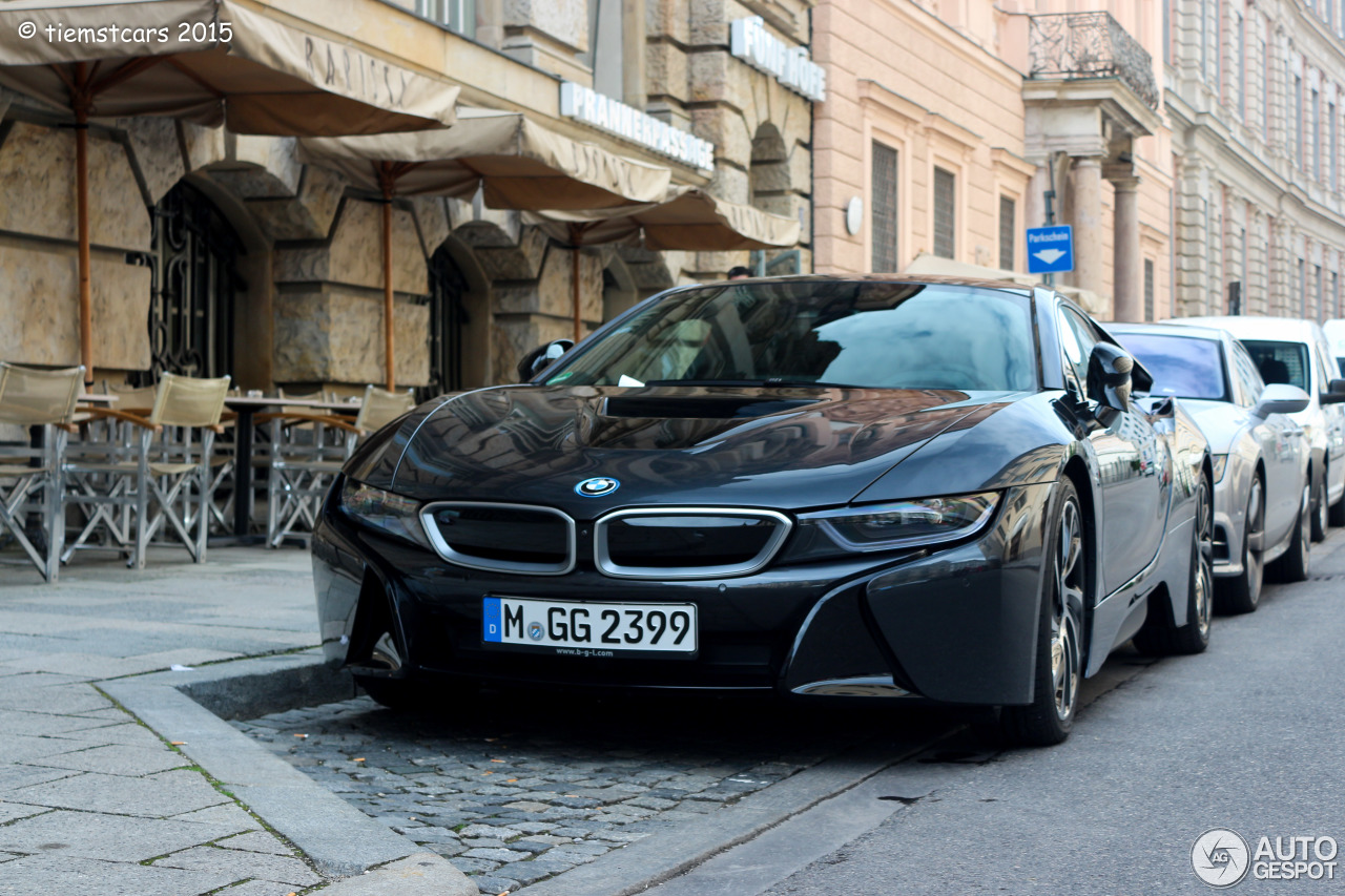 BMW i8