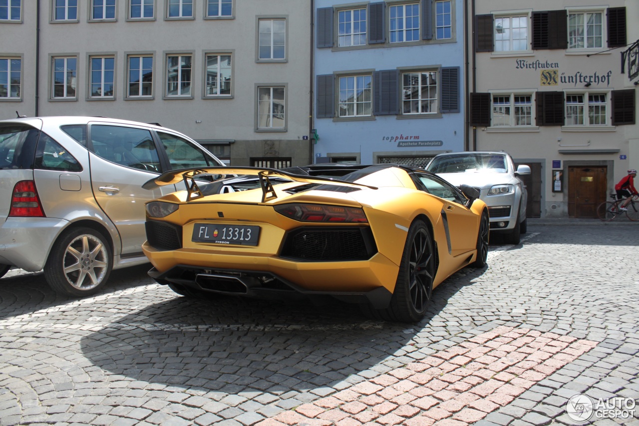 Lamborghini Aventador LP700-4 Roadster