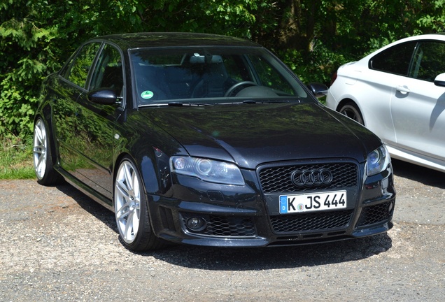 Audi RS4 Sedan