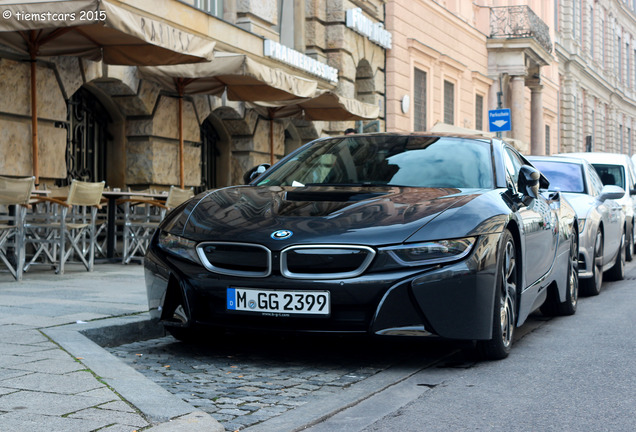 BMW i8