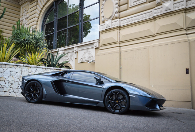 Lamborghini Aventador LP700-4