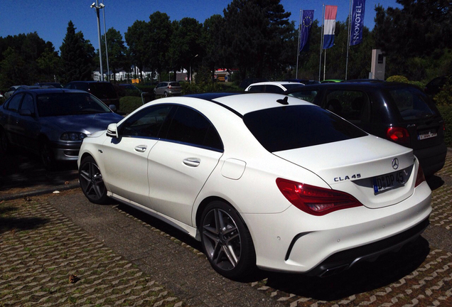 Mercedes-Benz CLA 45 AMG C117