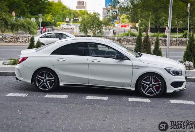 Mercedes-Benz CLA 45 AMG C117