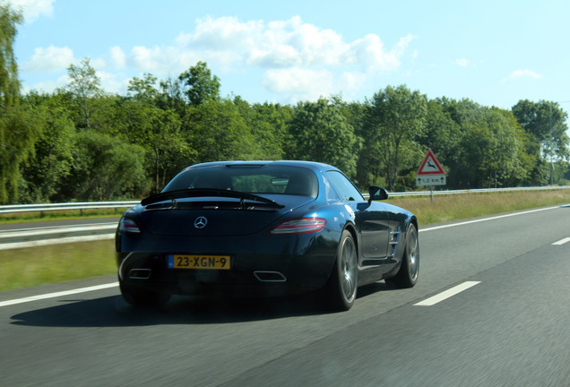 Mercedes-Benz SLS AMG