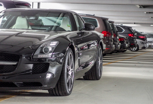 Mercedes-Benz SLS AMG