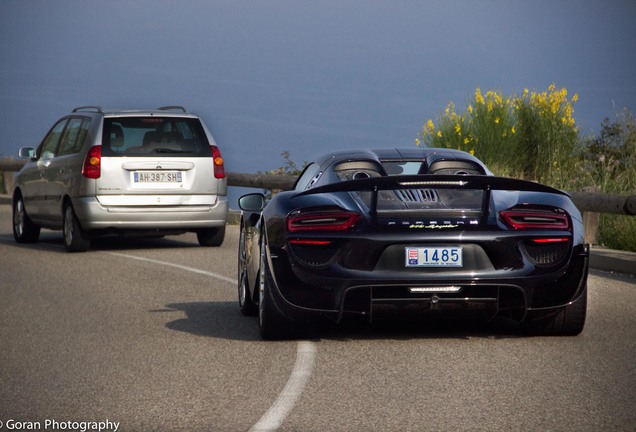 Porsche 918 Spyder Weissach Package