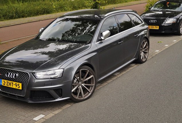 Audi RS4 Avant B8