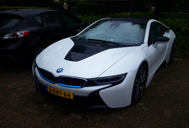 BMW i8