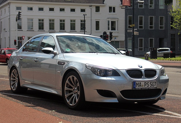 BMW M5 E60 2005