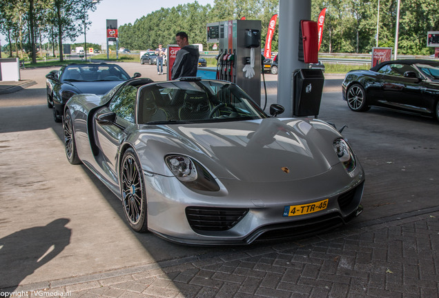 Porsche 918 Spyder Weissach Package