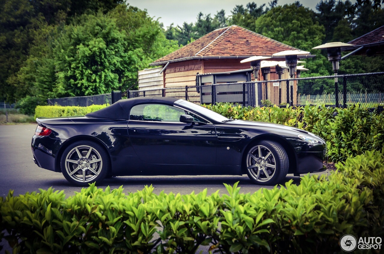 Aston Martin V8 Vantage Roadster