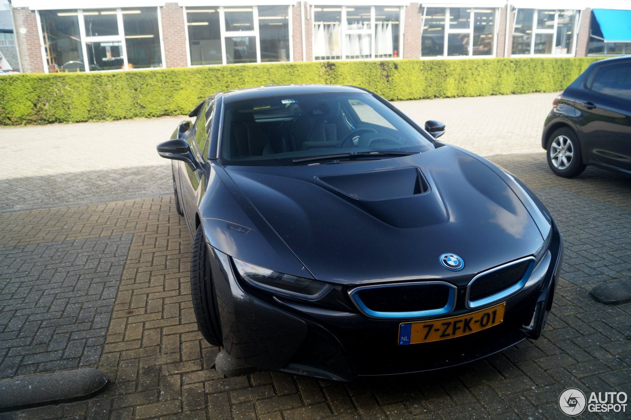 BMW i8