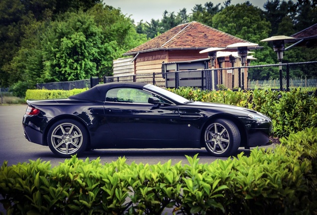 Aston Martin V8 Vantage Roadster