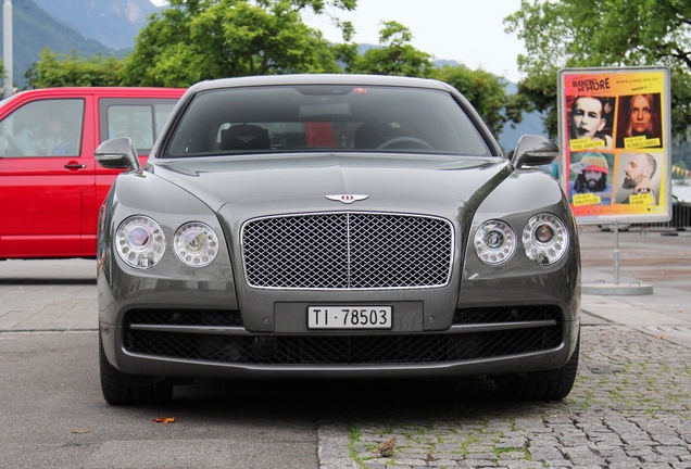 Bentley Flying Spur V8