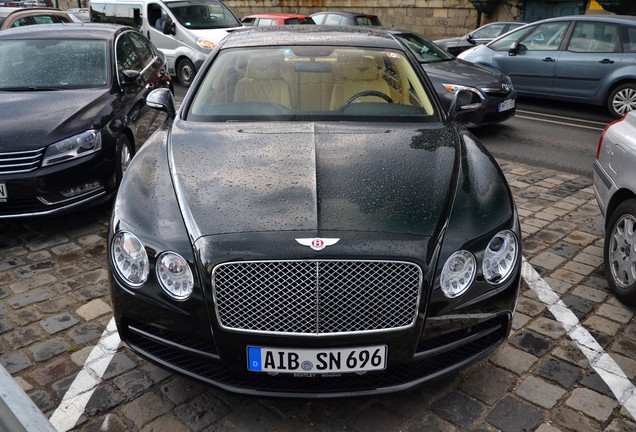 Bentley Flying Spur V8