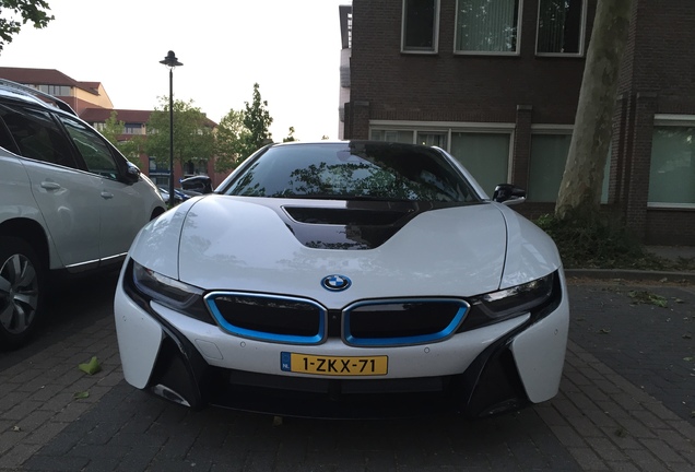 BMW i8