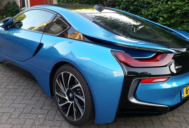 BMW i8