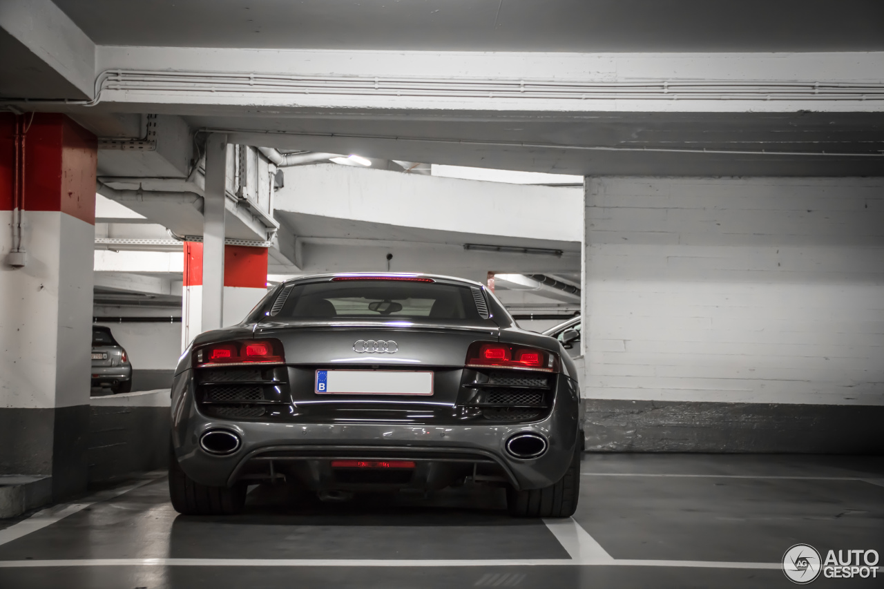 Audi R8 V10