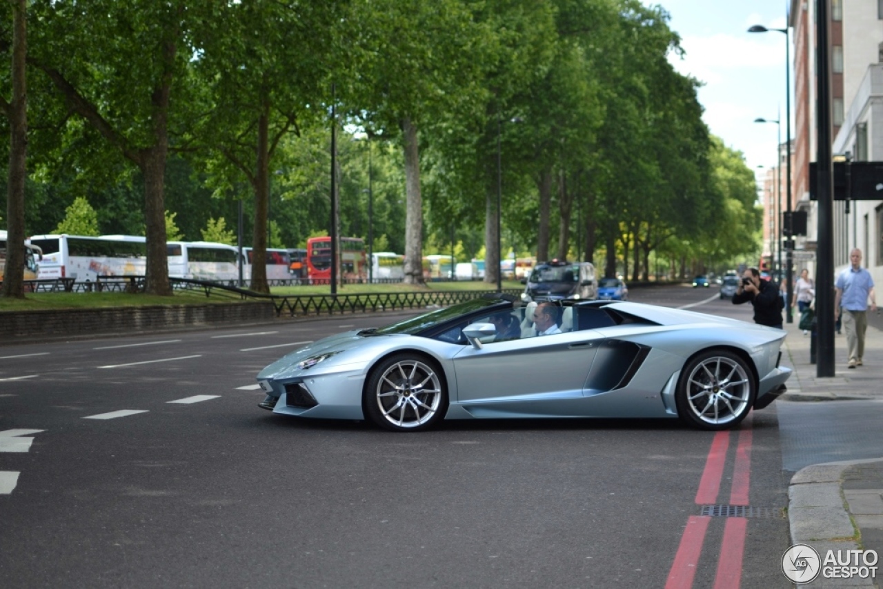 Lamborghini Aventador LP700-4 Roadster