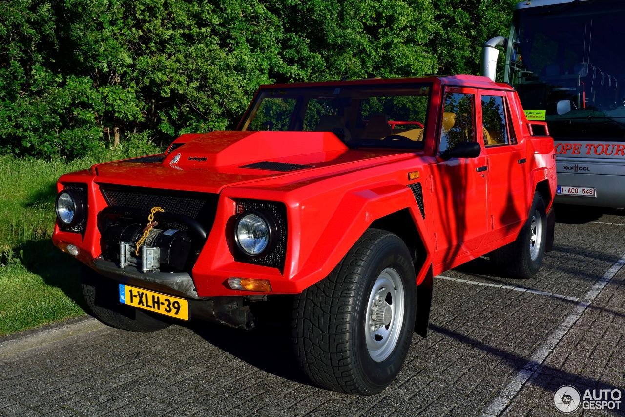 Lamborghini LM002