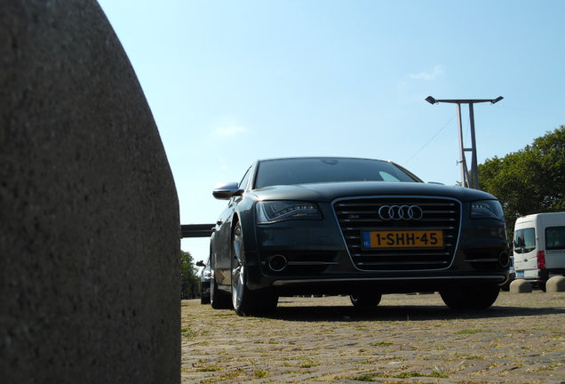 Audi S8 D4