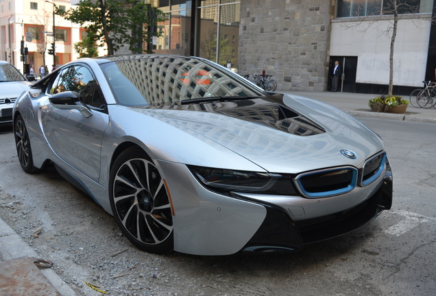 BMW i8