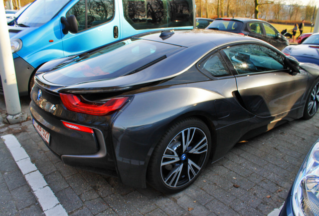 BMW i8