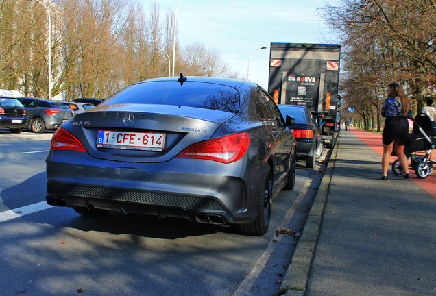 Mercedes-Benz CLA 45 AMG C117