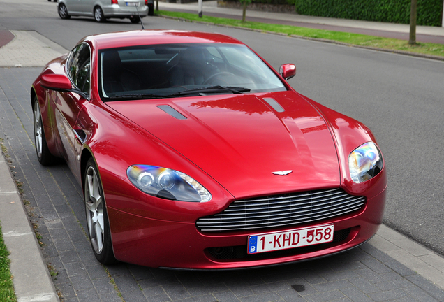 Aston Martin V8 Vantage