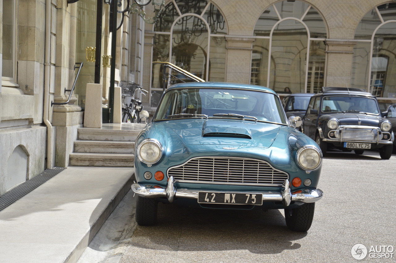 Aston Martin DB4