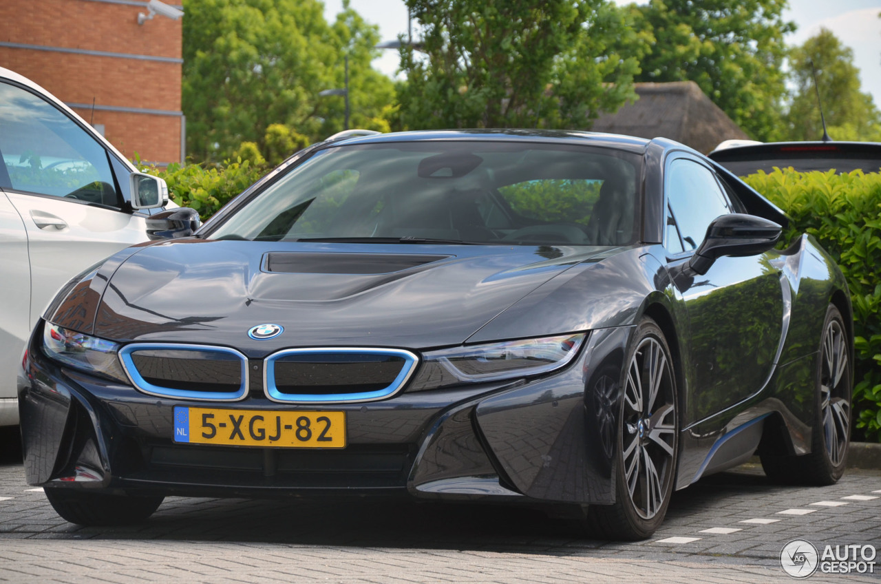 BMW i8