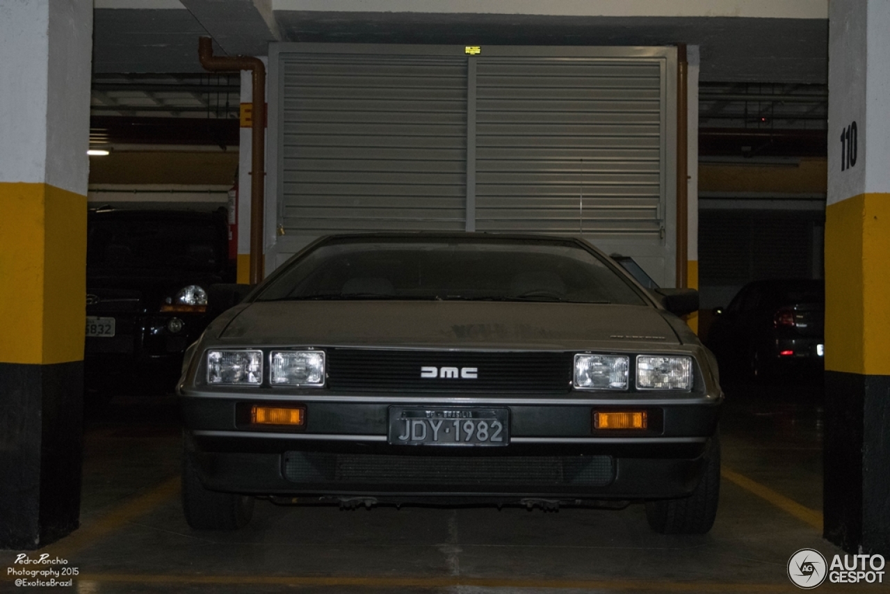 DeLorean DMC-12