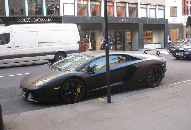 Lamborghini Aventador LP700-4