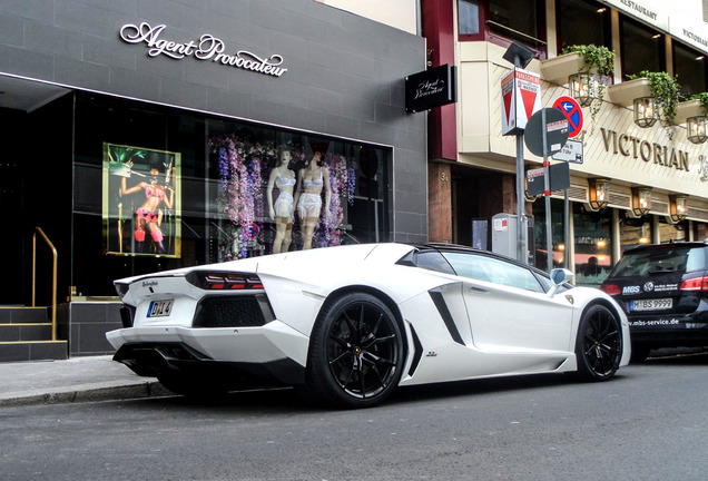 Lamborghini Aventador LP700-4 Roadster