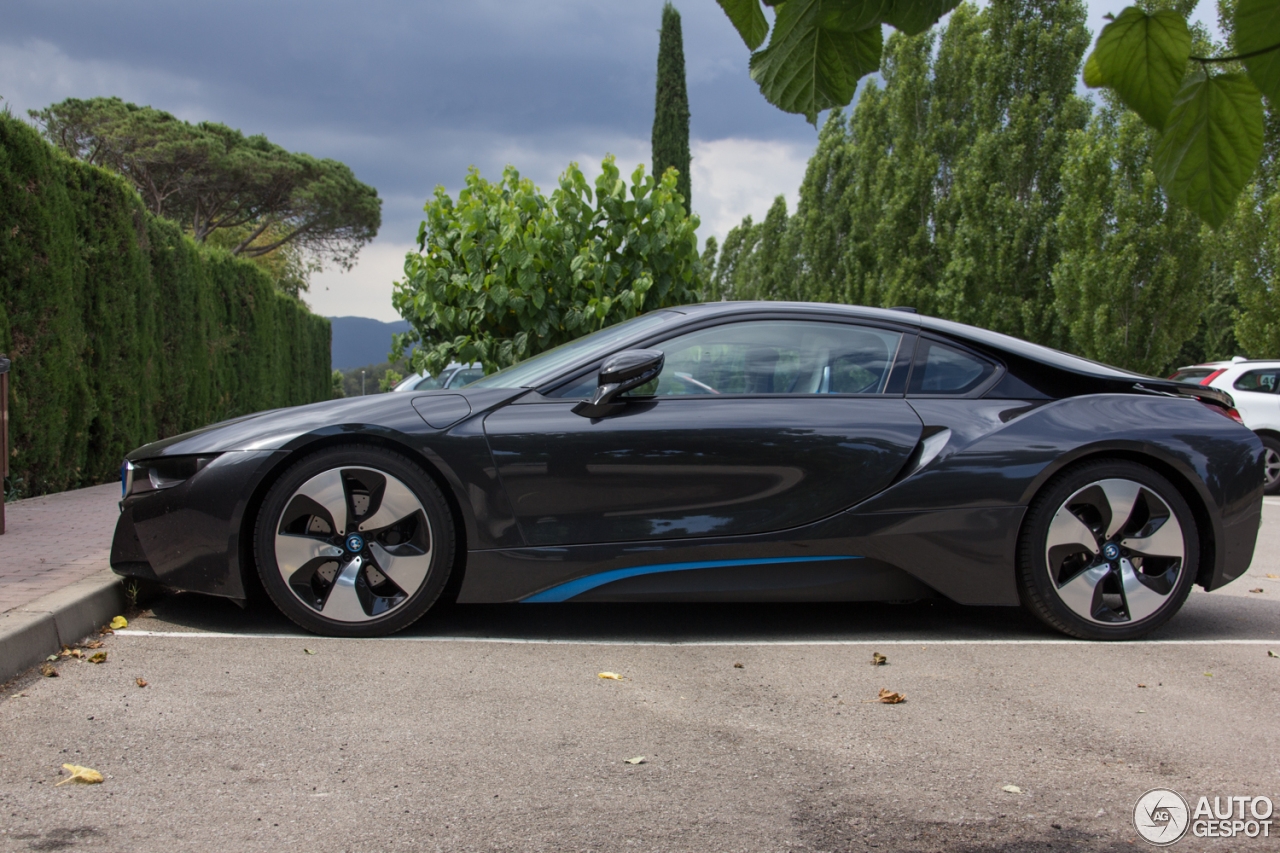 BMW i8