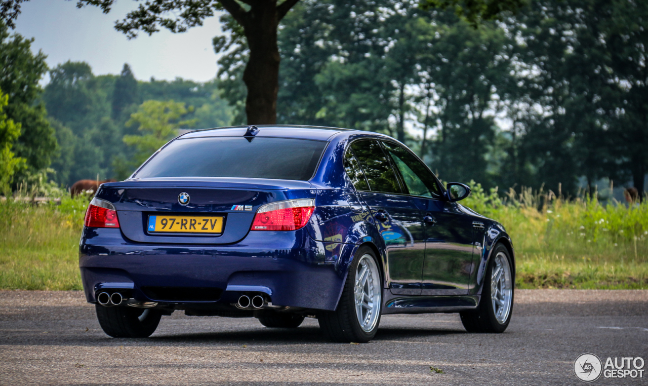 BMW M5 E60 2005