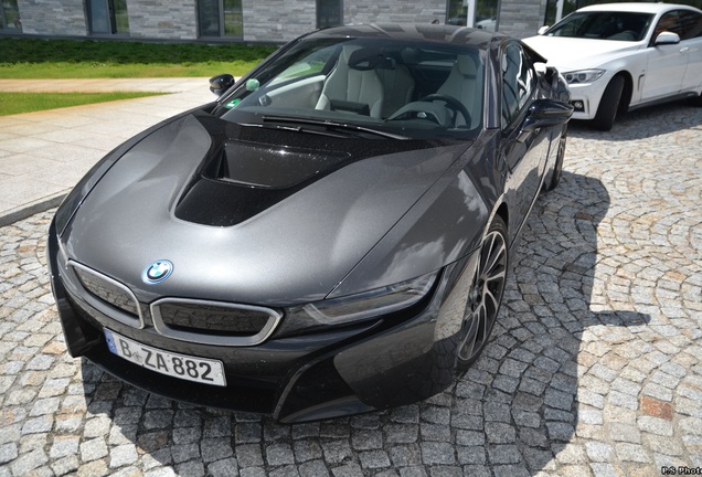 BMW i8