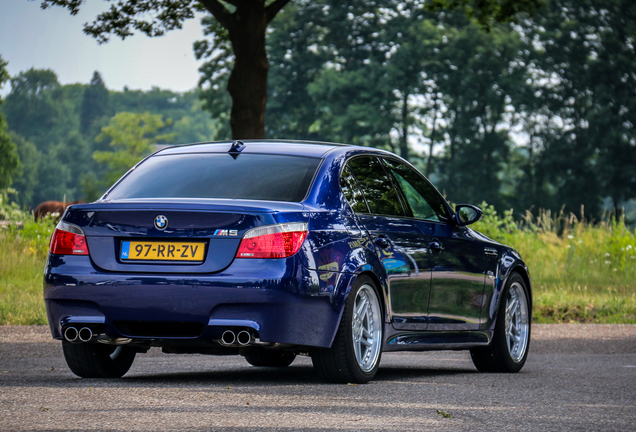 BMW M5 E60 2005