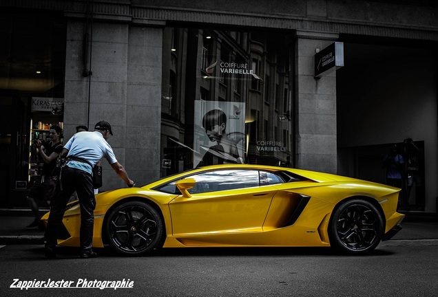 Lamborghini Aventador LP700-4