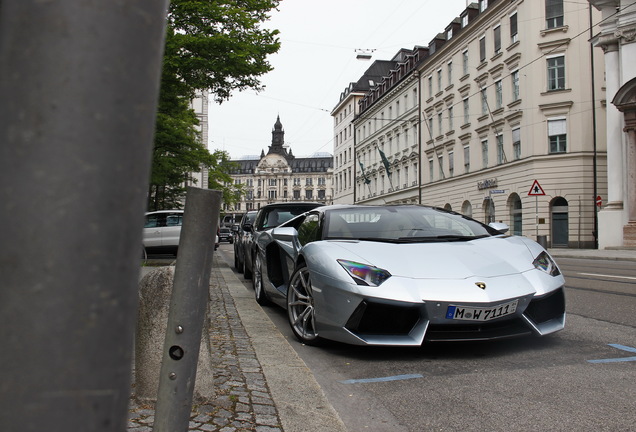 Lamborghini Aventador LP700-4 Roadster