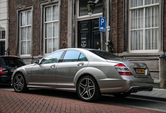 Mercedes-Benz S 63 AMG W221