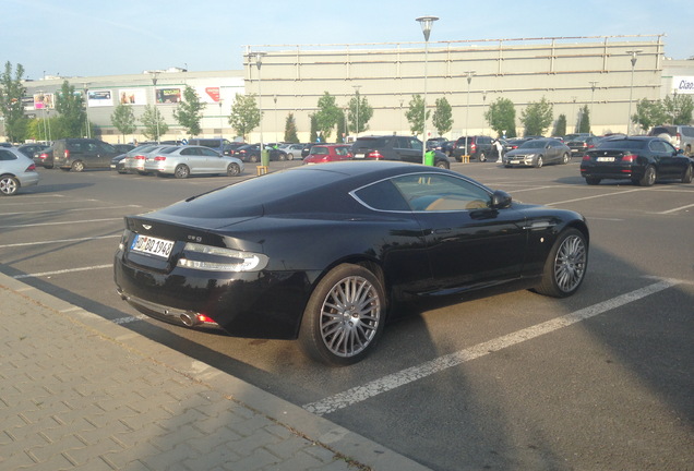 Aston Martin DB9 2010