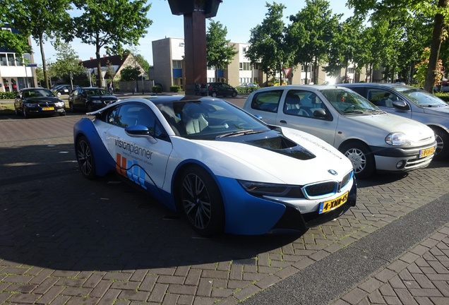 BMW i8