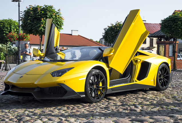 Lamborghini Aventador LP700-4 Roadster