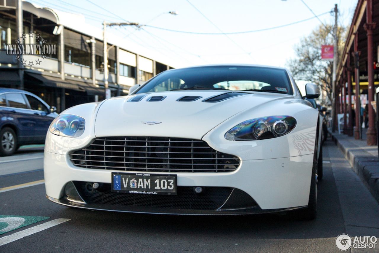 Aston Martin V12 Vantage