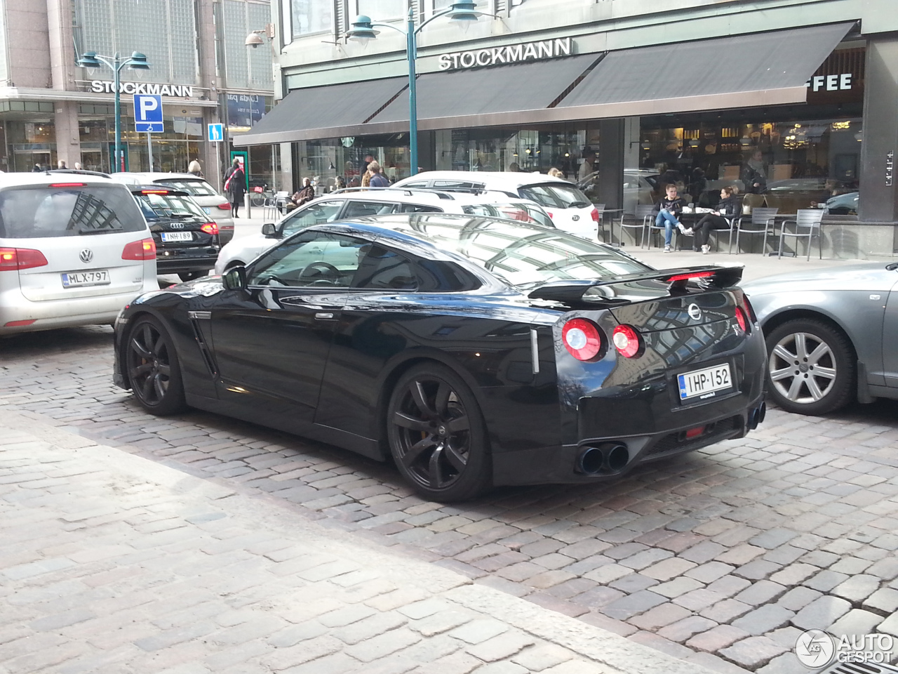 Nissan GT-R