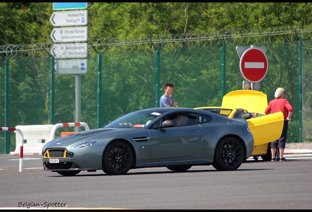 Aston Martin V12 Vantage S