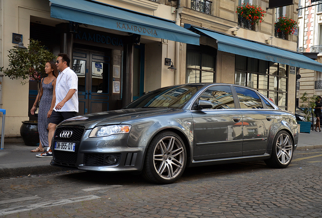 Audi RS4 Sedan