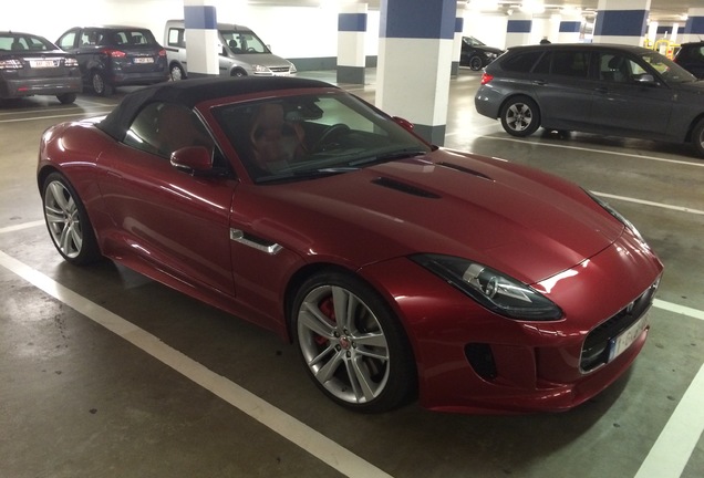 Jaguar F-TYPE S Convertible