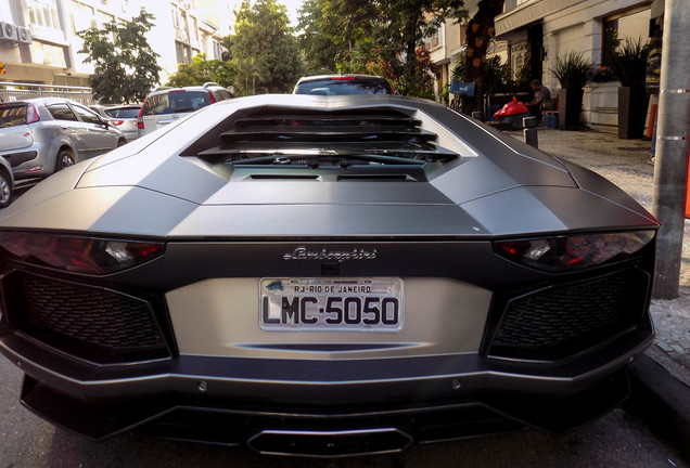 Lamborghini Aventador LP700-4